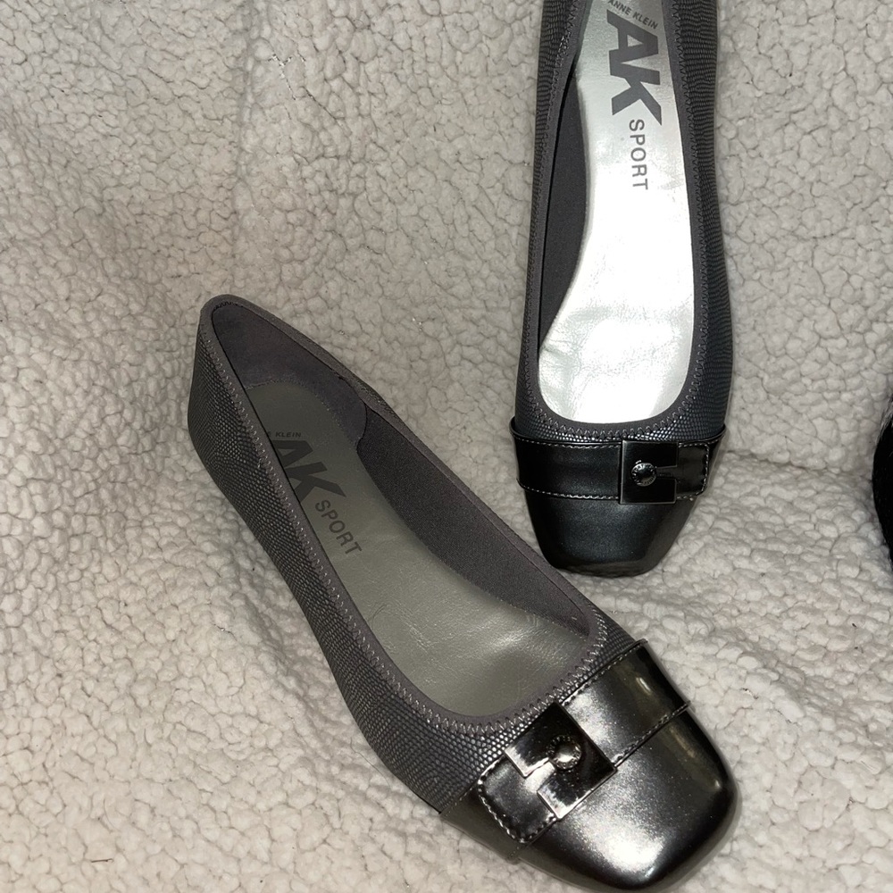 Never Worn Pewter dress flats